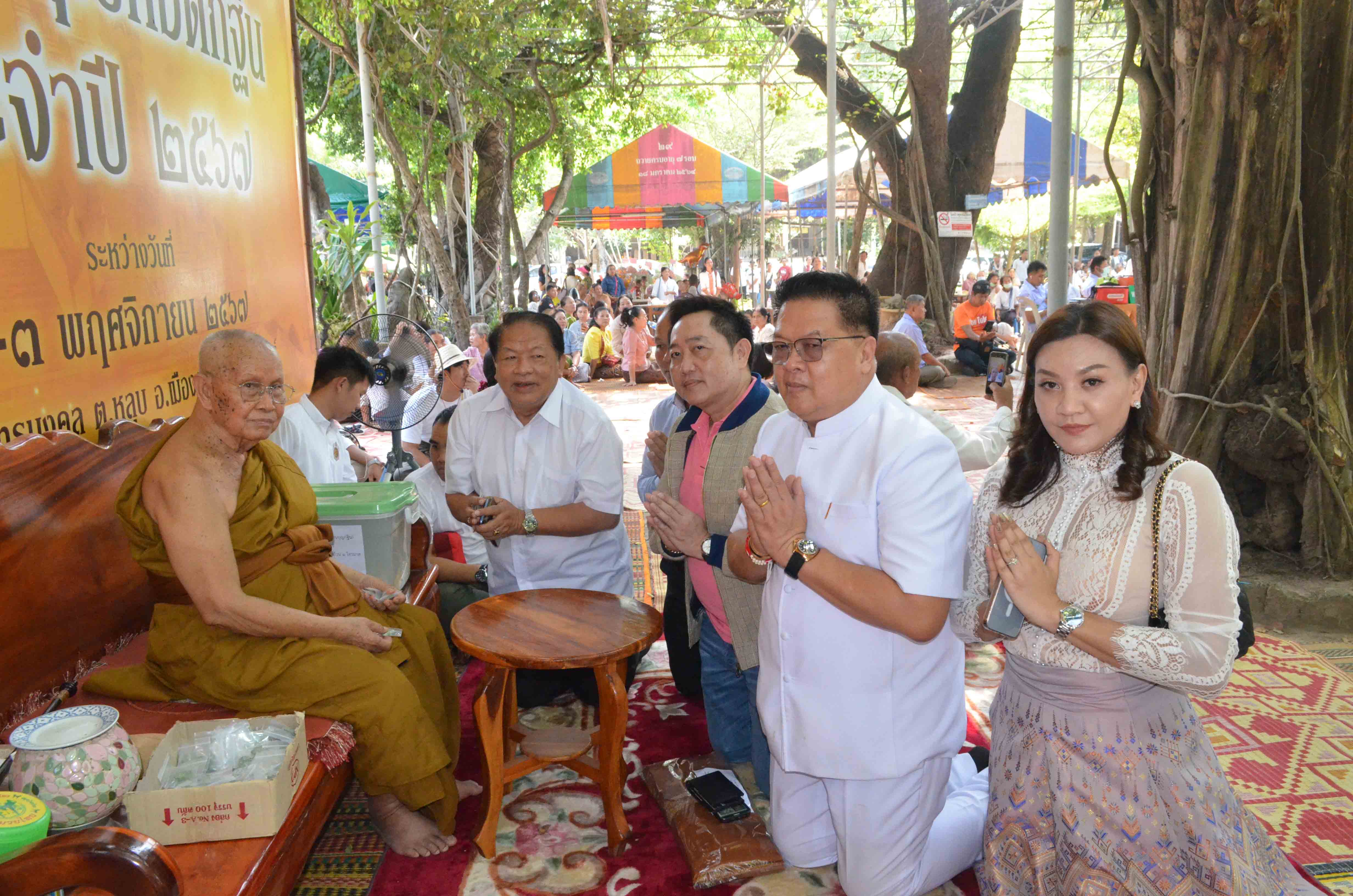 สายบุญกาฬสินธุ์ทั่วสารทิศร่วมบุญกฐินวัดป่าพุทธมงคลยอด 5,199,999 บาท