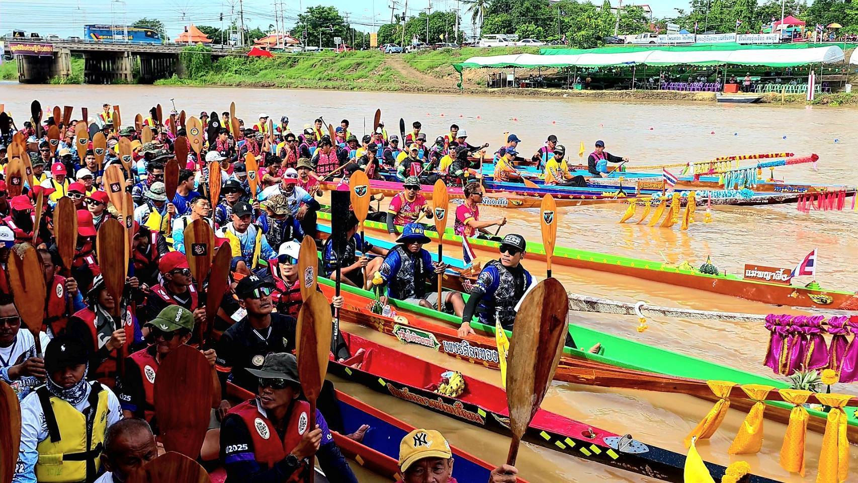ปิดฉากแล้ว อย่างสนุกสุดมันส์ แข่งขันเรือยาวประเพณี 12 ฝีพาย ของดี อ.บ้านหมี่ จ.ลพบุรี