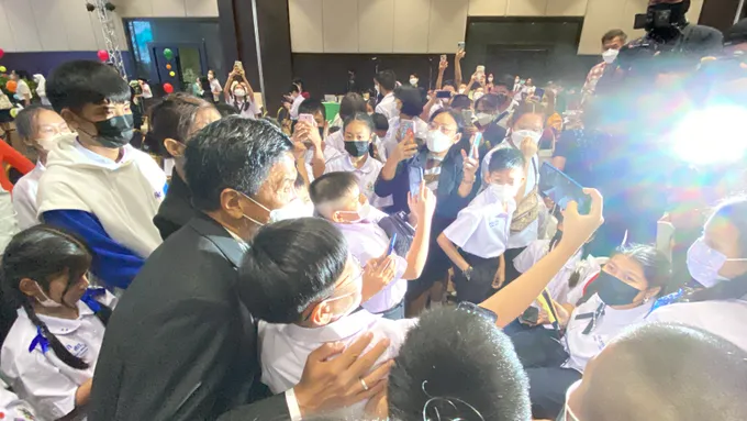 ลั่นต้องฟังเด็ก! "ชัชชาติ"เปิดใจถ้ามัวแต่ให้โอวาท สุดท้ายเดินไปด้วยกันไม่ได้
