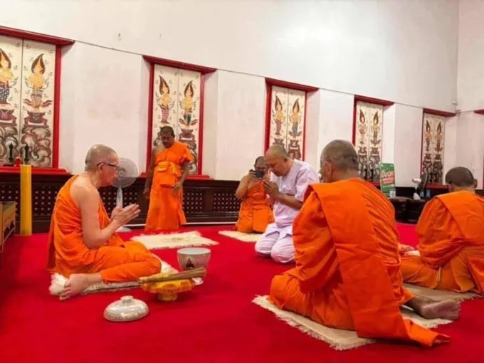 สึกอีกรูป! "พระธรรมวชิรธีรคุณ" เจ้าคณะจังหวัดนครสวรรค์ ลาสิกขากลางดึก อ้างปัญหาสุขภาพ
