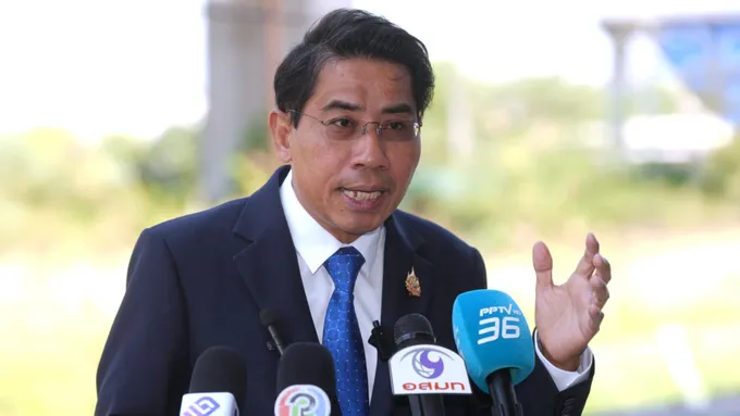 “ณัฐวุฒิ” เดือดโต้ “สรยุทธ” ปมคลิปหน้า สน.ทองหล่อ จี้สื่อเสนอข่าวรอบด้าน