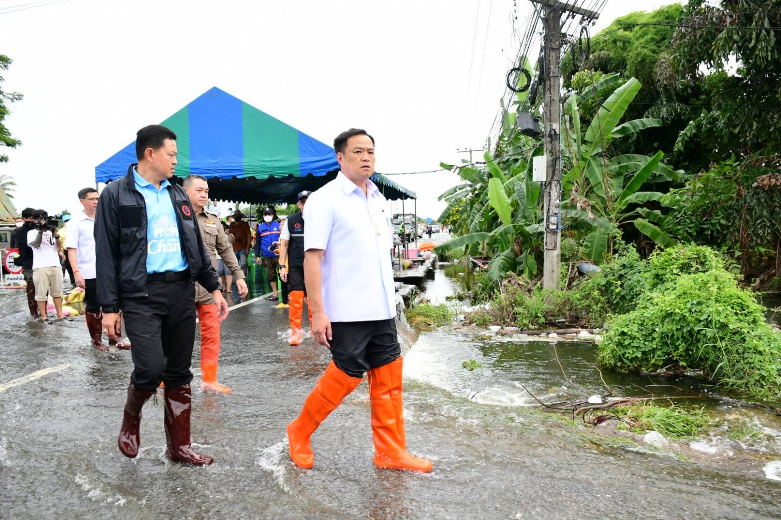 พิษน้ำท่วมชงมาตรการเร่งด่วน “อนุทิน” เสนอพักหนี้-ปลอดดอกเบี้ย 3 ปี ไม่เกิน 1 ล้าน บรรเทาความเดือดร้อน ปชช. 