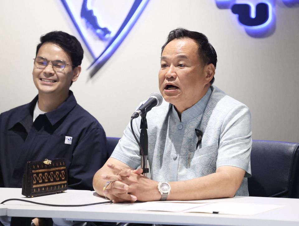 ชื่นมื่นทั้งพรรค! "อนุทิน" นำทัพ "ว่าที่ 193 สส."  รายงานตัว พร้อมโชว์ "ดรีมทีม" ช่วยโกยแต้ม