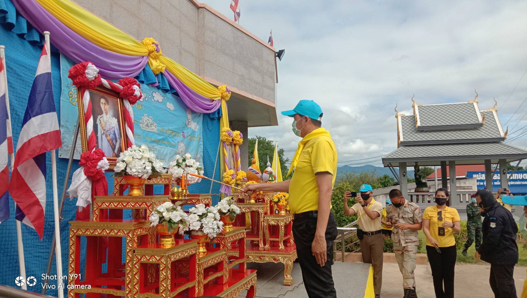 นายอำเภอแม่สะเรียง-นายอำเภอปาย นำทีมทำความสะอาด โรงพยาบาล-สถานพยาบาล ในวันคล้ายวันเสด็จสวรรคต ร.8