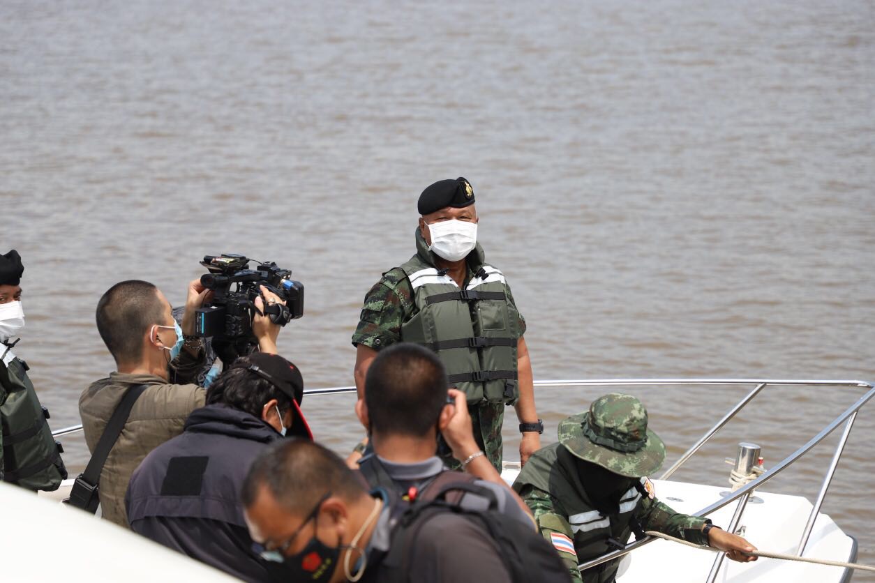  แม่ทัพภาคที่ 4 ตรวจเยี่ยมกำลังพลตามแนวชายแดนจังหวัดนราธิวาส