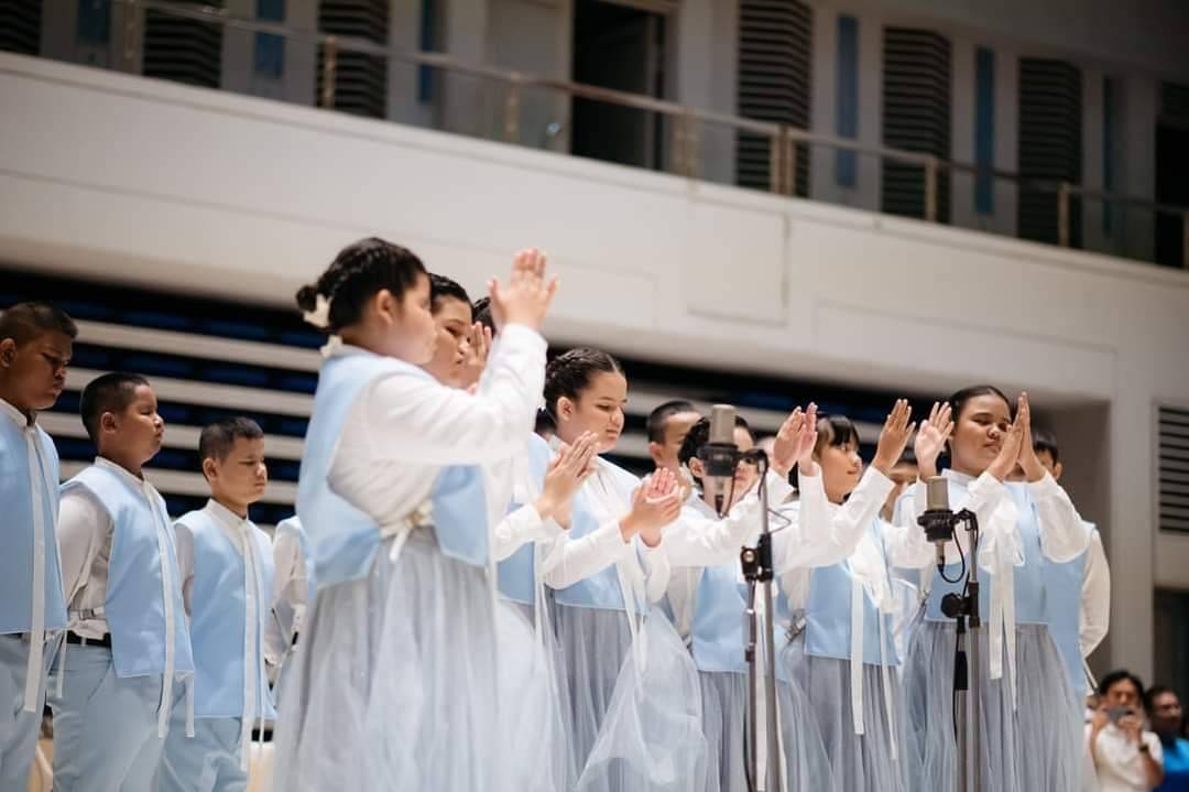ใช้ความสุขจากเสียงเพลงก้าวข้ามความท้าทาย แค่มุ่งมั่นตั้งใจคว้าโอกาส โลกมืดก็ไม่อาจปิดกั้นความสำเร็จ