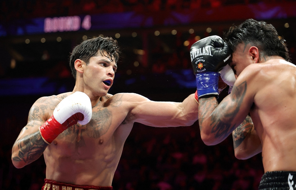 เดือดลาสเวกัส! "ไรอัน การ์เซีย" ไล่ถล่ม "มาริโอ บาร์ริออส" ผงาดแชมป์โลก WBC ครั้งแรก ท้าชนเบอร์ใหญ่ทันที