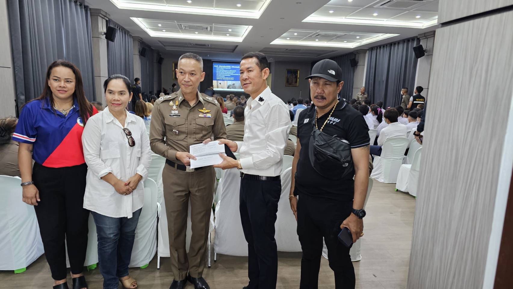 ผบช.ภ.2 มอบทุนการศึกษาผ้าป่าสามัคคี บุตรข้าราชการตำรวจ กองบังคับการสืบสวนสอบสวนตำรวจภูธรภาค 2 ประจำปี 2566 