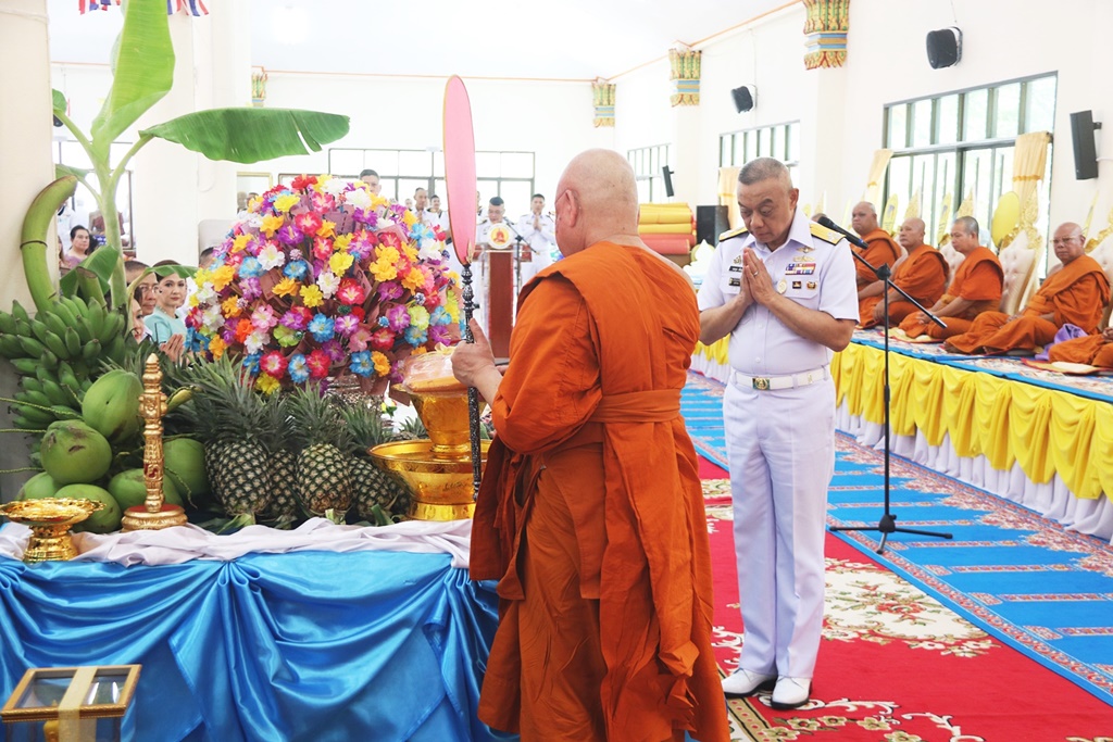 กองทัพเรือ ร่วมมูลนิธิ รพ.สิริกิติ์ฯ ทอดผ้าป่าสามัคคีการกุศล ช่วยกำลังพล-ปชช.ยืมเตียง อุปกรณ์ทางการแพทย์ 