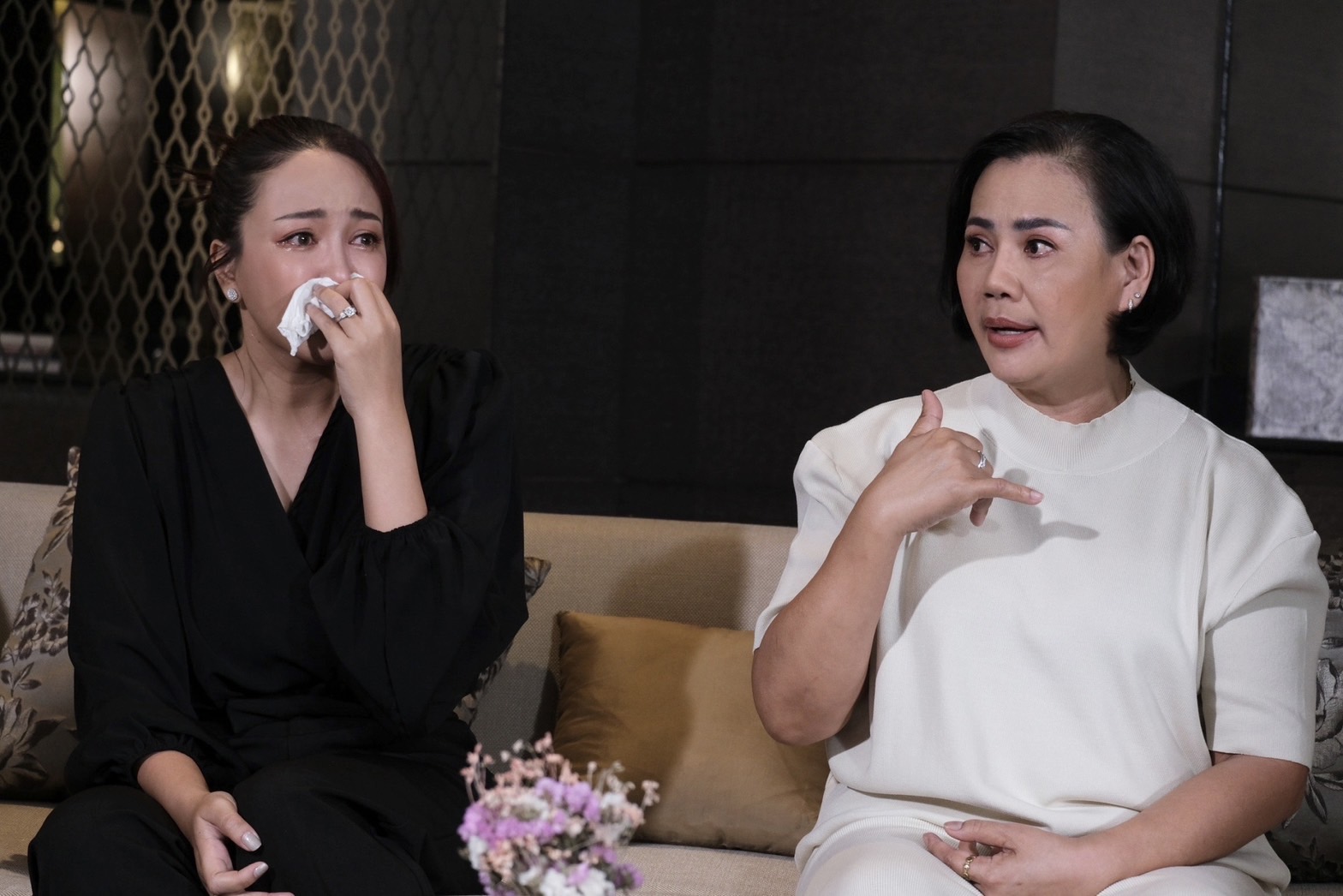 “ไอซ์ ณพัชรินทร์” ควง “แม่เอ๋ ประภาศรี” เปิดใจครั้งแรก หลัง “น้าค่อมชวนชื่น” จากไป 1 ปีกว่า ทุกวันนี้ยังทำใจไม่ได้