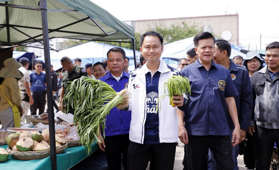 บุรีรัมย์จัด “ไทยช่วยไทย” สินค้ากว่า 3,000 รายการ ลดทั่ว 23 อำเภอ–รถพุ่มพวงลุยถึงหมู่บ้าน