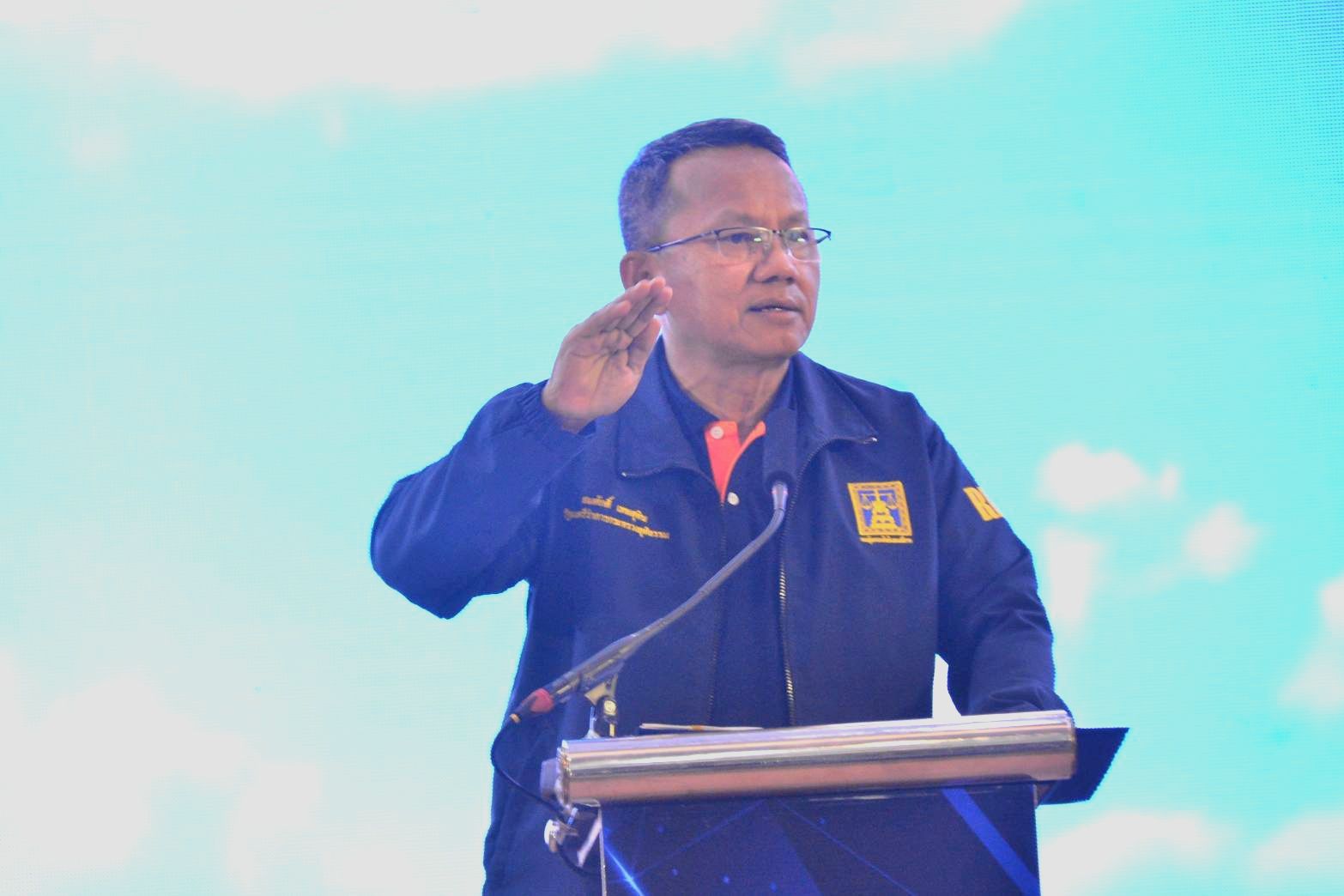 "สมศักดิ์" ตะลุยหนักจากใต้เยือนถิ่นพระอภัยมณี แก้หนี้ภาคตะวันออกครั้งแรก
