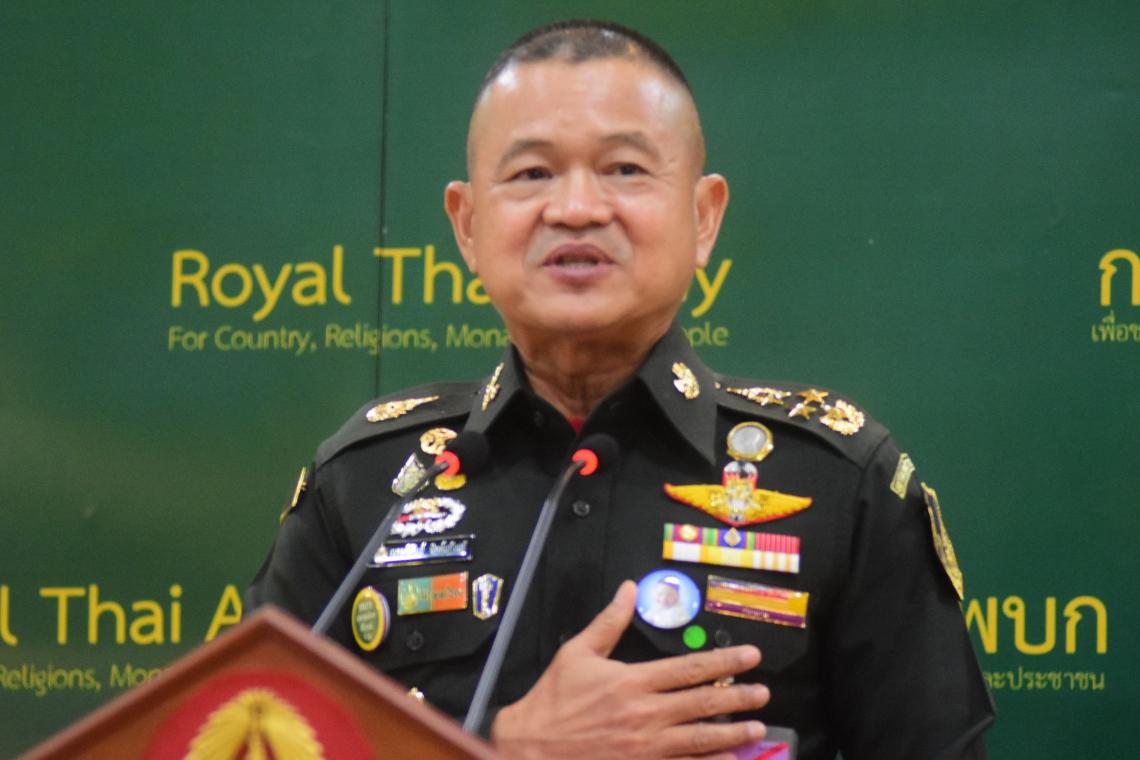 “ผบ.ทบ.” เตือนม็อบอย่าบุกรุก “เขตพระราชฐาน” ถามปาประทัด หากโดน “วัดพระแก้ว-ศาลหลักเมือง” ใครรับผิดชอบ 