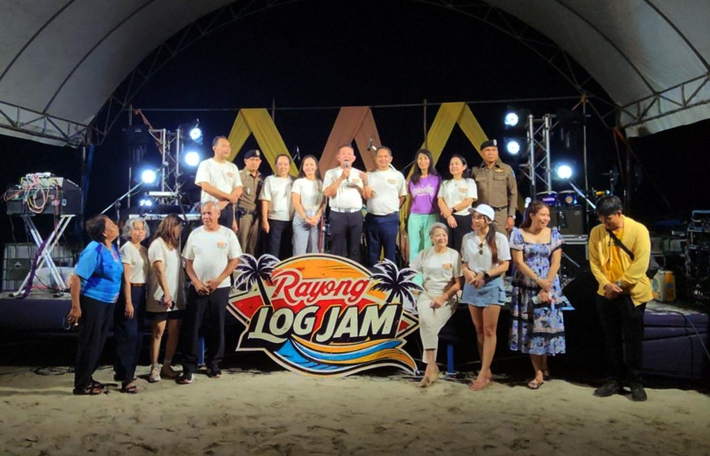 ระยองจัดงาน “Rayong Log Jam 2025” แข่งกีฬา SUP Surfing–คอนเสิร์ต กระตุ้นการท่องเที่ยว