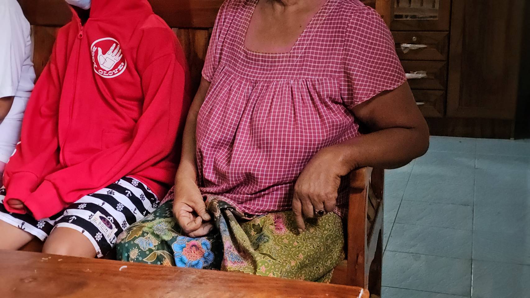 บุรีรัมย์ ยายใจสลาย หลานสาว ป.5 ถูกเพื่อนล่อลวง พาไปให้รุ่นพี่ ม.3 กระทำชำเรา แถมประจานให้อายไม่กล้าไป รร.