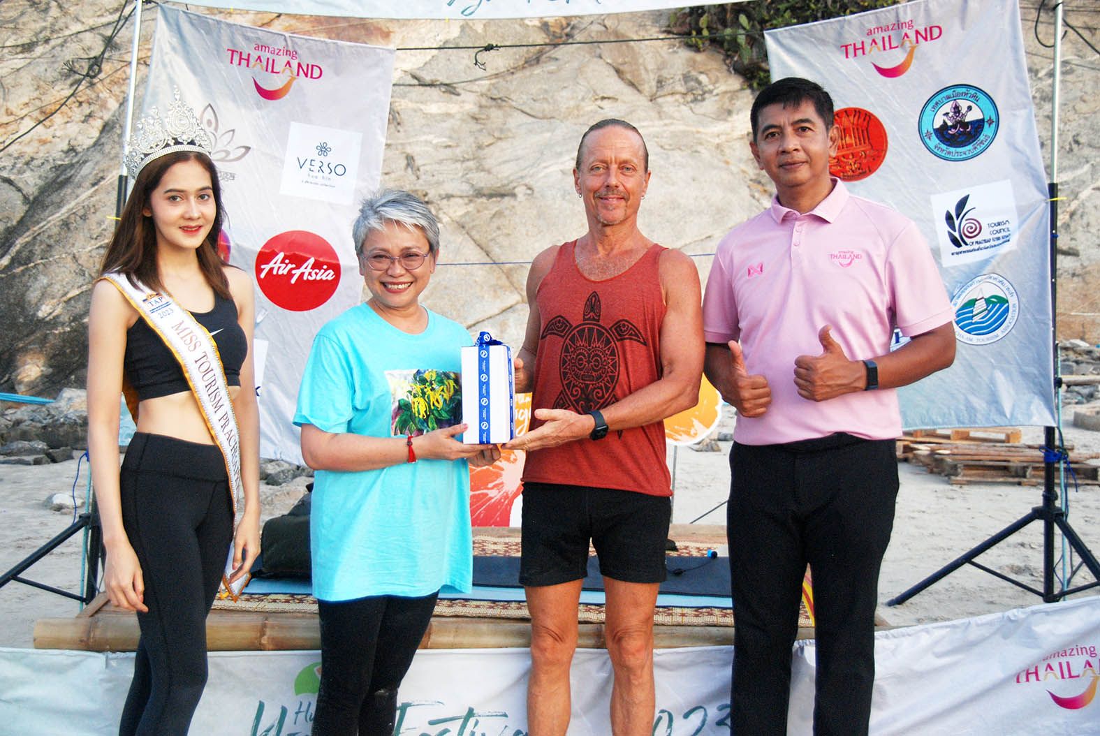  รองปลัด พม. ร่วมเล่นโยคะชายหาด ในงาน ‘Hua Hin Yoga Festival 2023’