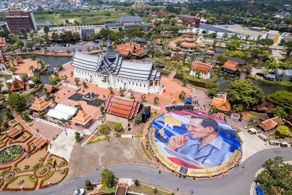 เมืองโบราณจัดงาน “วันเจริญสติเพื่อชาติ” รำลึก 9 ปี วันสวรรคต ร.9 สืบสานพระราชปณิธาน