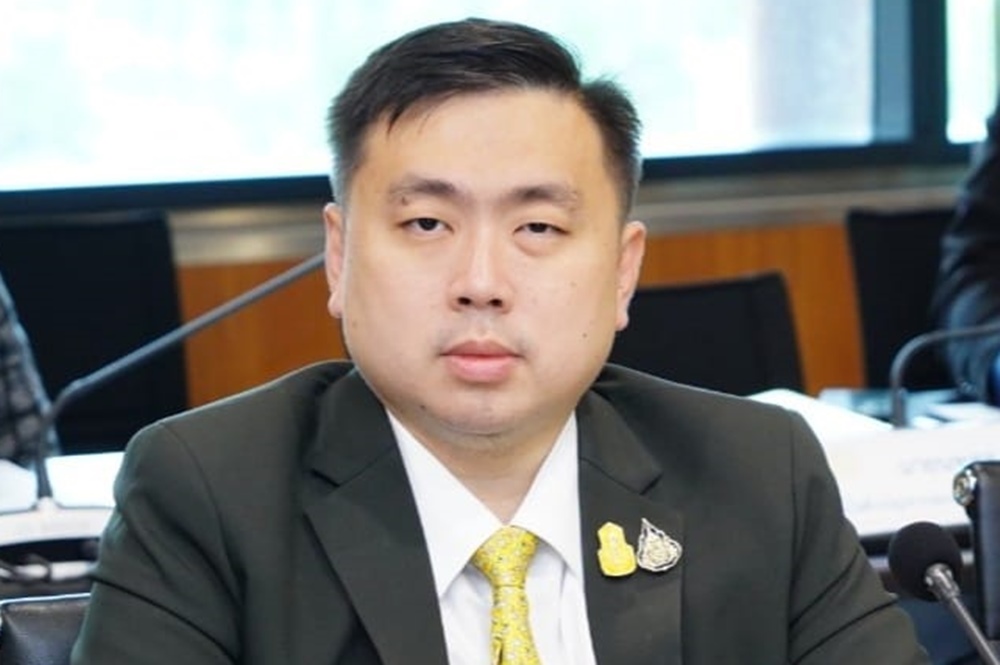 "สามารถ" เผย "ลุงป้อม" เปิดตัว "อดีตสส.เพื่อไทย-หลานชายสว.ตัวตึง" พรุ่งนี้