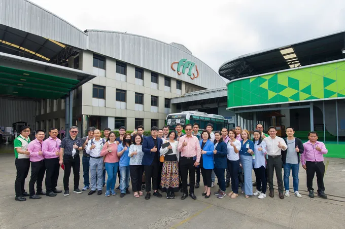 FPI ให้ข้อมูลนักลงทุน พร้อมพาเยี่ยมชมโรงงาน 