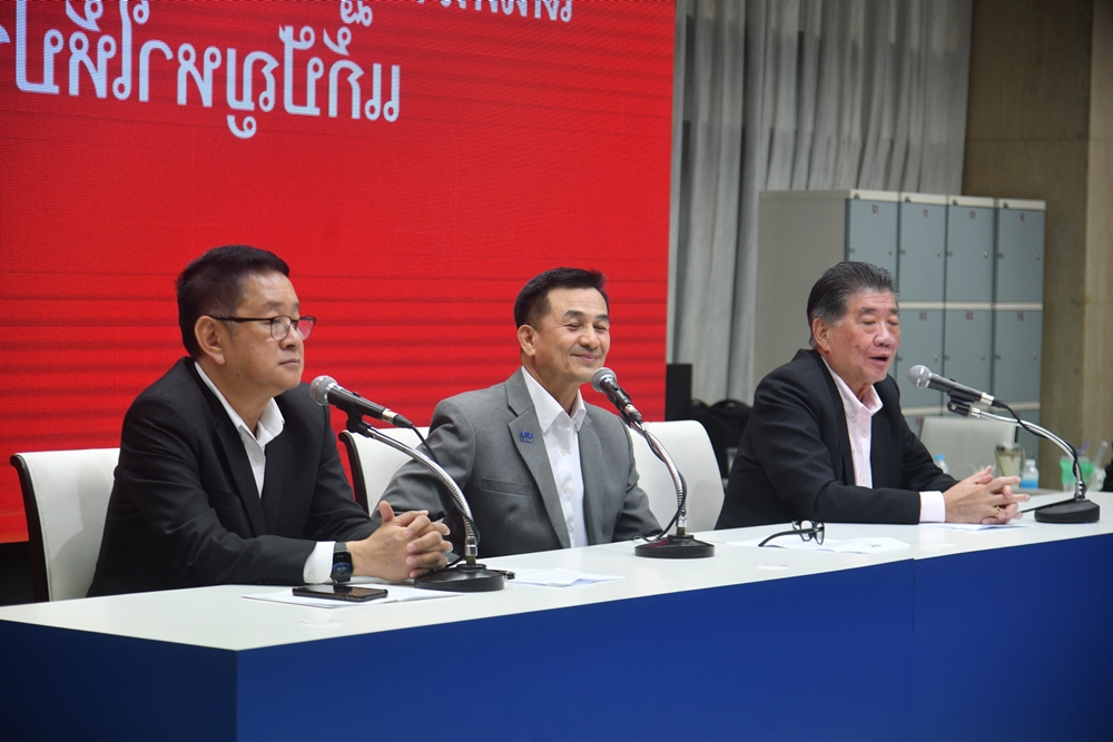 "เพื่อไทย" เตรียมเปิดตัว "รัฐบาลใหม่" พรุ่งนี้ ให้รอดูมี "รทสช.-พปชร." หรือไม่ "ภูมิธรรม" ยันไม่มีเกี้ยเซียะทางการเมือง