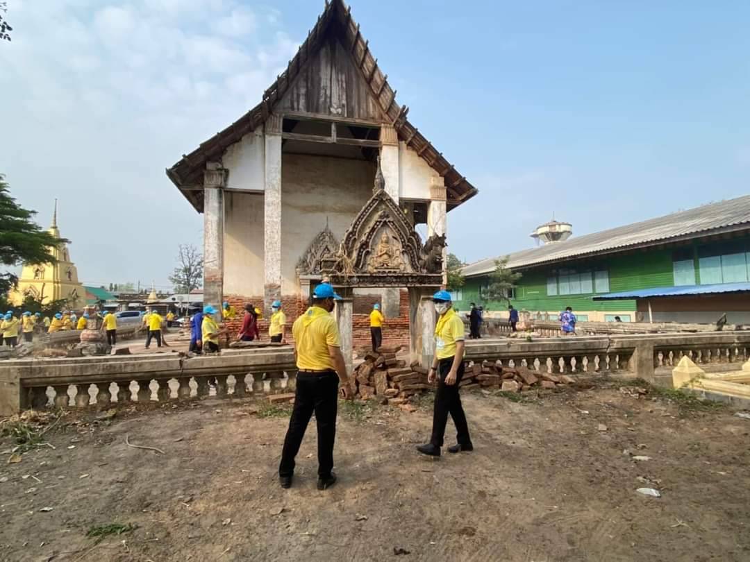 จิตอาสาอำเภอบ้านแพรกจัดกิจกรรมทำความสะอาดพระอุโบสถวัดเขียนลายเตรียมความพร้อมรับการบูรณะของกรมศิลปากร