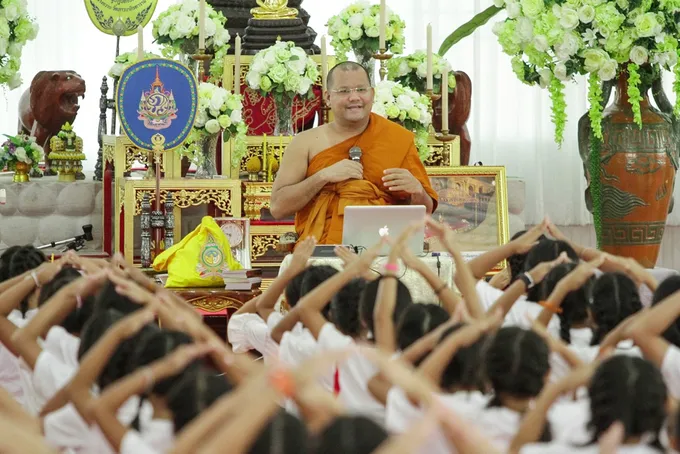 “ธรรมสู่เยาวชน” ห้องเรียนนอกตำรา 