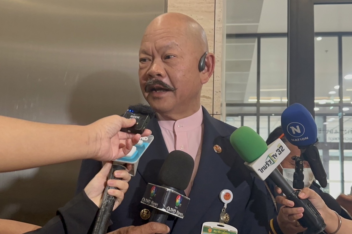 “ส.ว.นาวิน” ปัดตอบ โหวตให้ “พิธา” รอบสองหรือไม่ ขอรอดู ปธ.-สมาชิกรัฐสภาก่อน