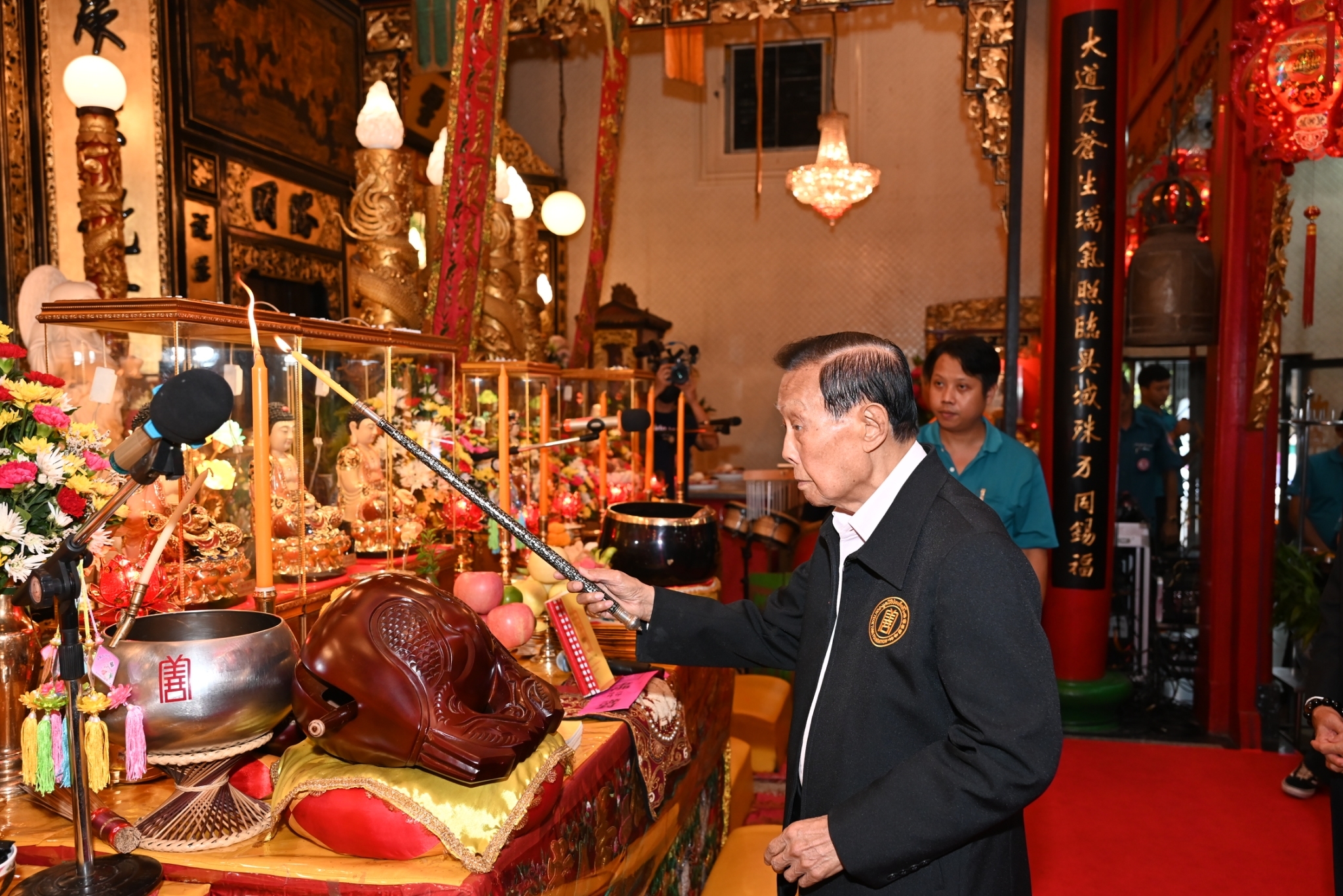 มูลนิธิป่อเต็กตึ๊ง จุดเทียนเปิดงานฉลองบรรลุธรรมหลวงปู่ไต้ฮง ประจำปี 2567