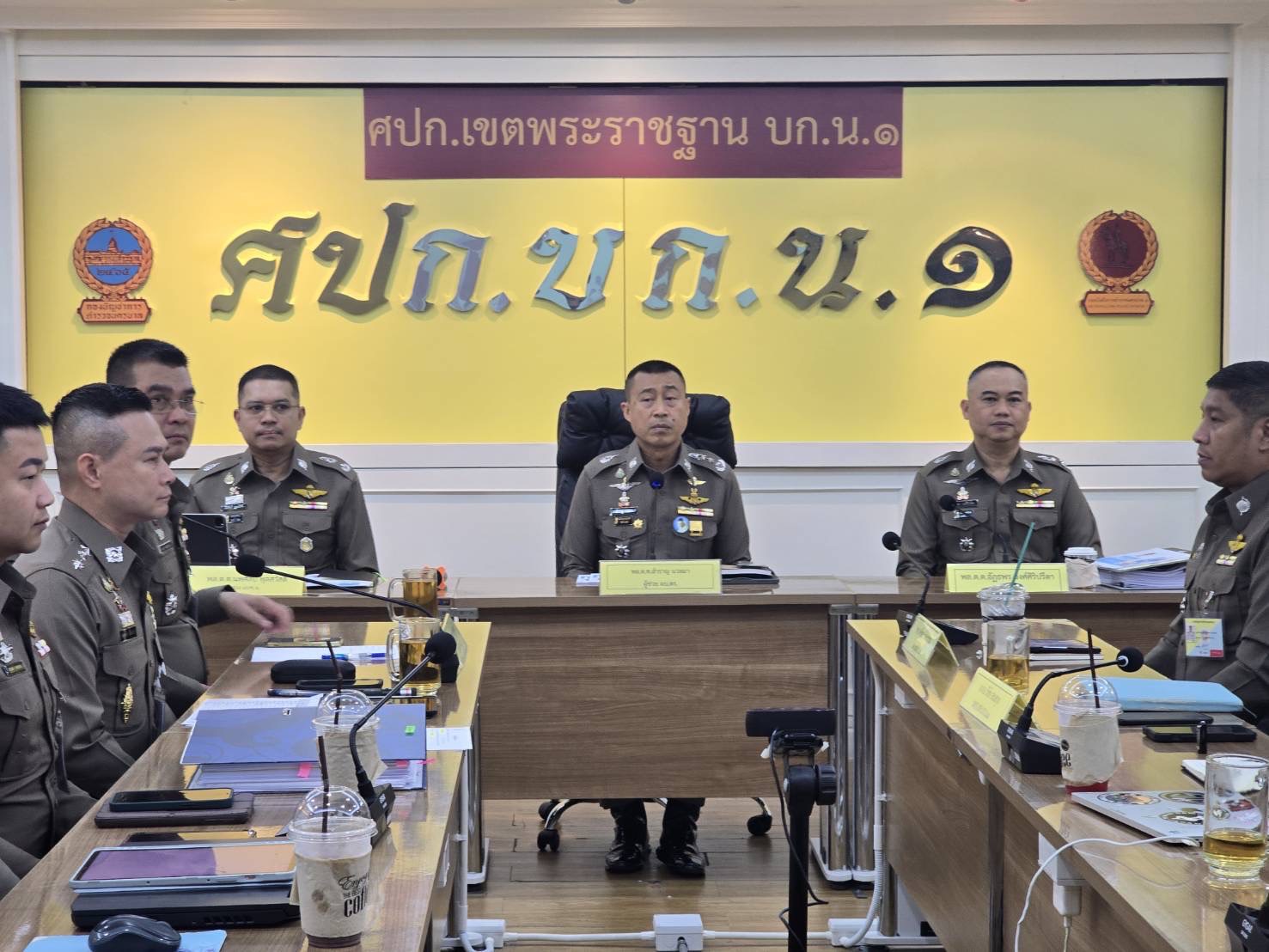 "ตำรวจ"บุกค้นสำนักงาน"หมอบุญ"ย่านพระราม 9 เตรียมออก "หมายแดง" พบตัวจับกุมทันที
