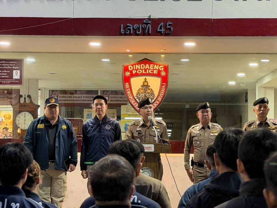 “บิ๊กราญ” นำทีมค้น 7 จุด รวบ 3 เจ้าหน้าที่รัฐ-นายหน้า ทุจริตย้ายเด็กต่างด้าวเข้าแฟลตดินแดง
