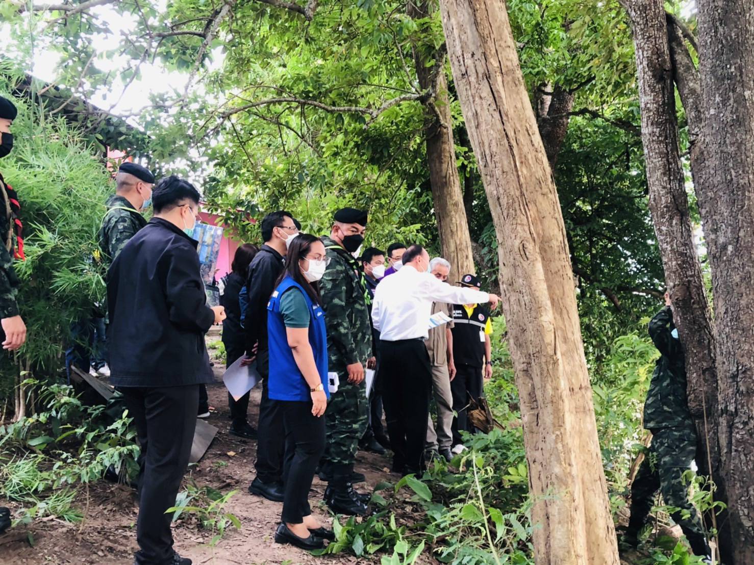 รองเลขาธิการนายกรัฐมนตรีลงพื้นที่ชายแดนสำรวจเกาะกลางน้ำริมแม่น้ำเมย