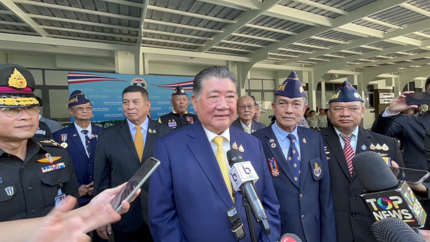 "ภูมิธรรม" ขอสว.อย่ามองมีใบสั่ง "ร่างกม.ประชามติ" ลงคะแนนเสียงสองชั้น ย้ำรัฐบาลไม่แตะ หมวด1-2 กฎหมายเกี่ยวข้องสถาบัน 