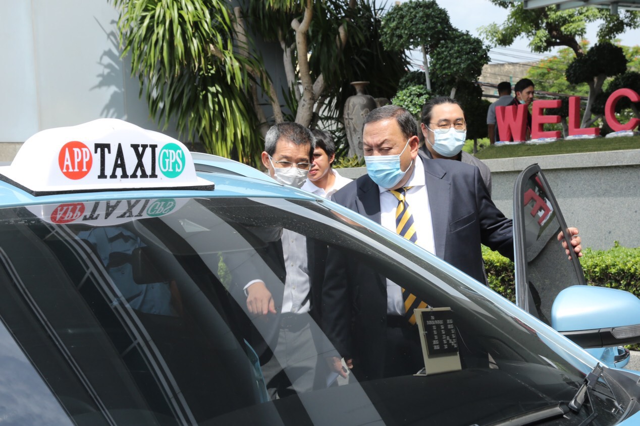 โครงการแท็กซี่ไฟฟ้า Beta EV Lady Taxi สร้างอาชีพผู้ว่างงานจากโควิด-19
