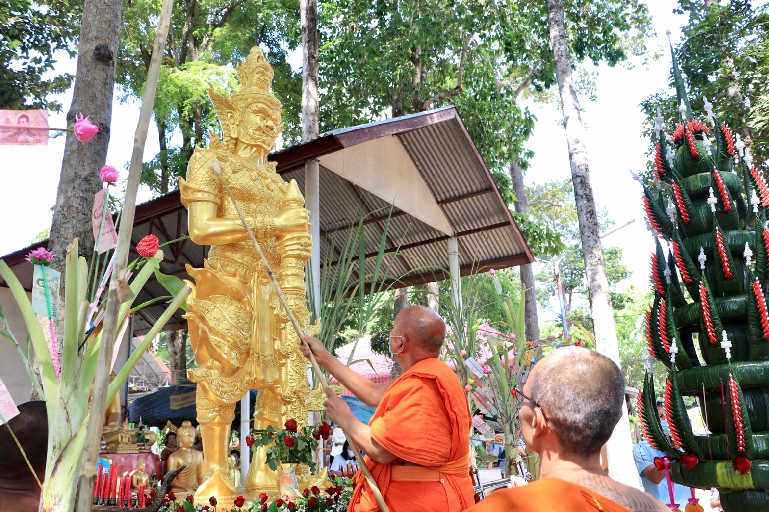 ร้อยเอ็ดทำบุญอายุวัฒนมงคล 49 ปี  พระครูสุวิชานเสลคุณเจ้าคณะตำบลวังหลวง เขต 2