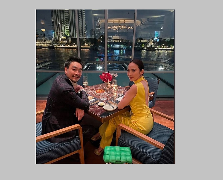 'อั้ม พัชราภา' โพสต์โมเมนต์ดินเนอร์หวาน 'ไฮโซพก' บอกนานๆทีจะมีภาพคู่