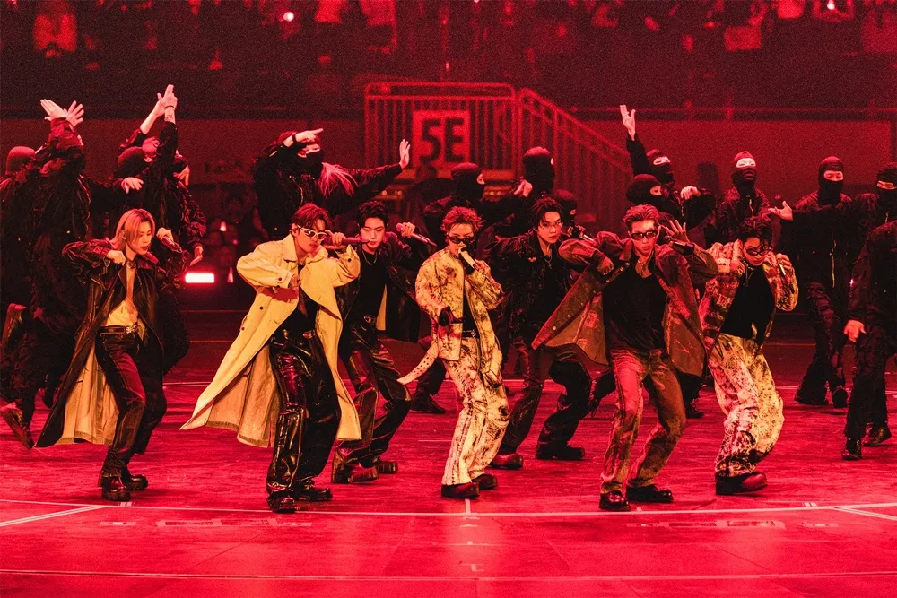002 Diesel X Bts Arirang World Tour (1)