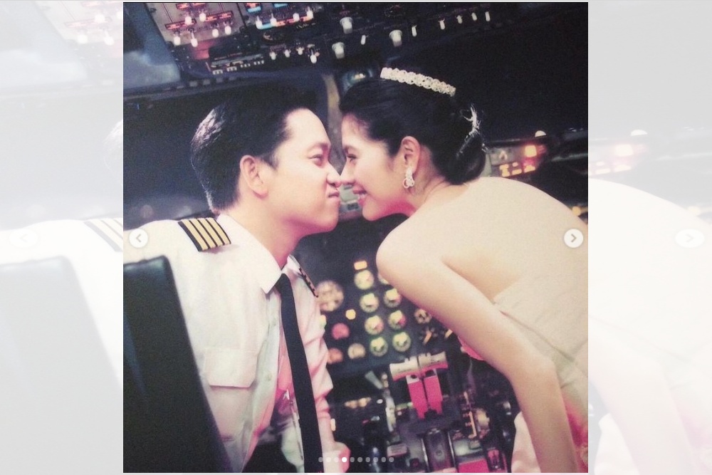 "นิ้ง กุลสตรี" ป่วย นอน รพ. จนเกือบลืมวันครบรอบแต่งงาน 14 ปี โพสต์ซึ้งลงรูปคู่สามี