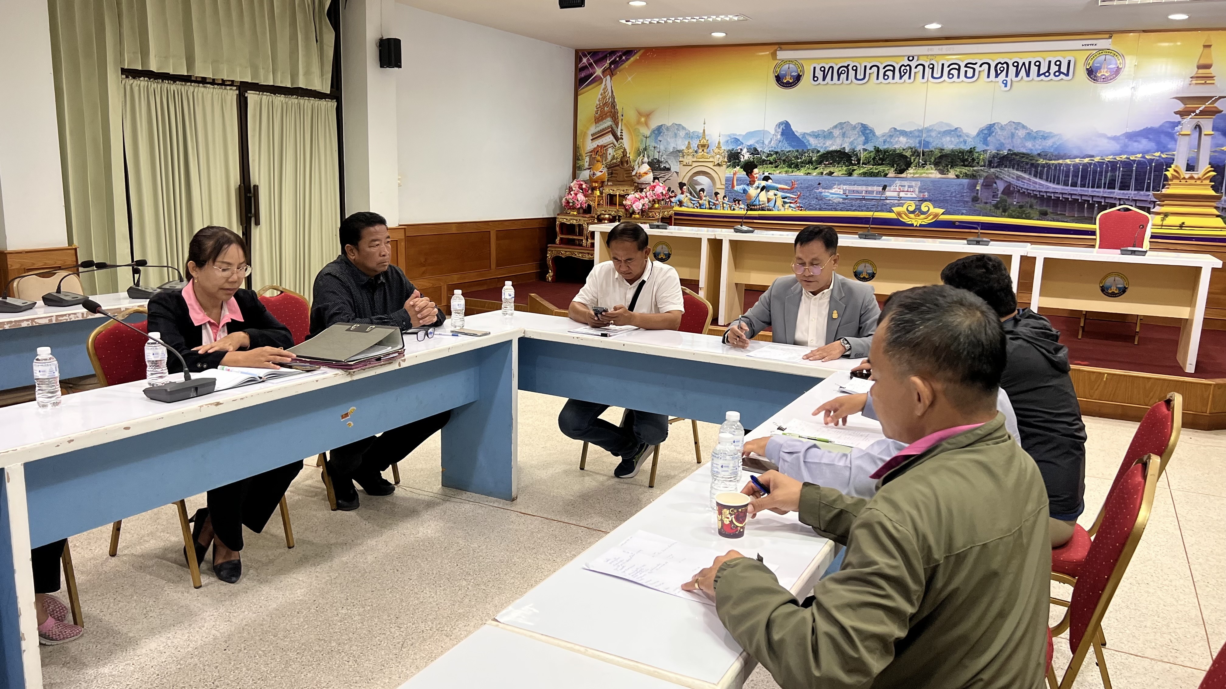 ปลัดเทศบาลตำบลธาตุพนมยันค่าซ่อมรถขยะเบิกจ่ายตามสัญญาจริง