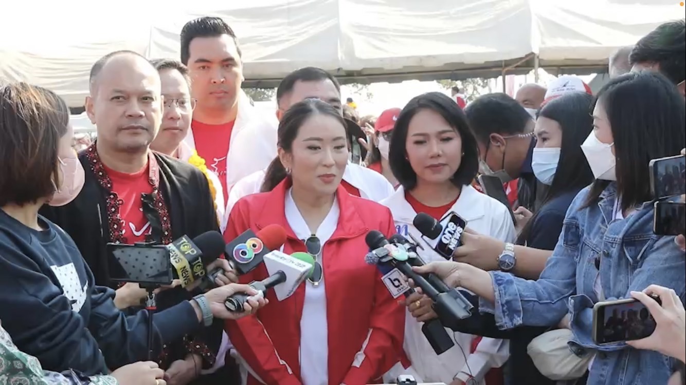 "แพทองธาร" ชี้ "พปชร."  ปิดดีลจับมือ "สร้างอนาคตไทย"  ไม่กระทบ "เพื่อไทย"  ให้ปชช.ชี้ขาดวันเลือกตั้ง 