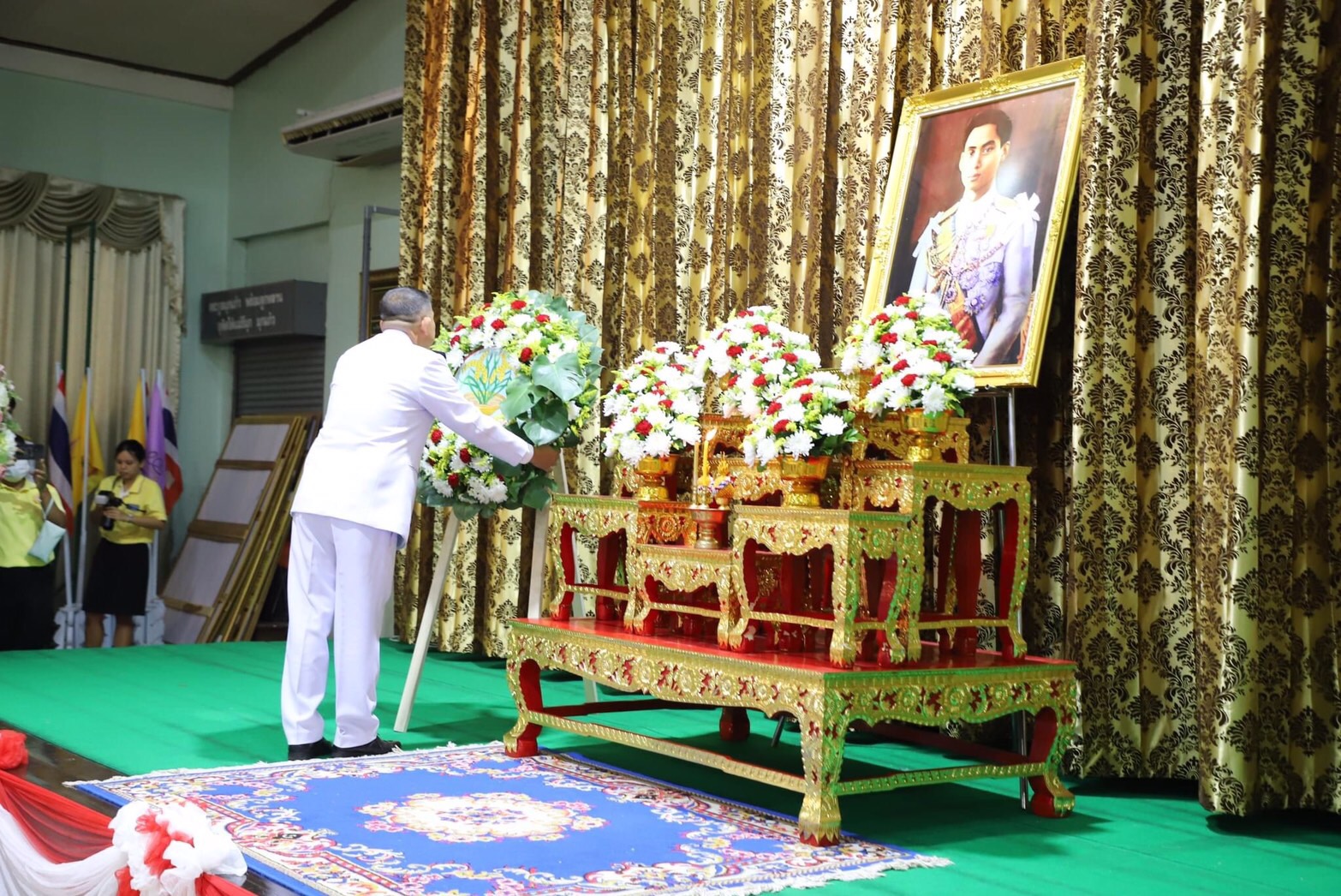 อ่างทองจัดงานรัฐพิธี เนื่องในวันที่ระลึกคล้ายวันสวรรคต ร.8