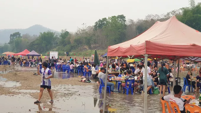 อบต.ป่างิ้วเปิดพัทยา 2 คลายร้อนให้คนสุโขทัย