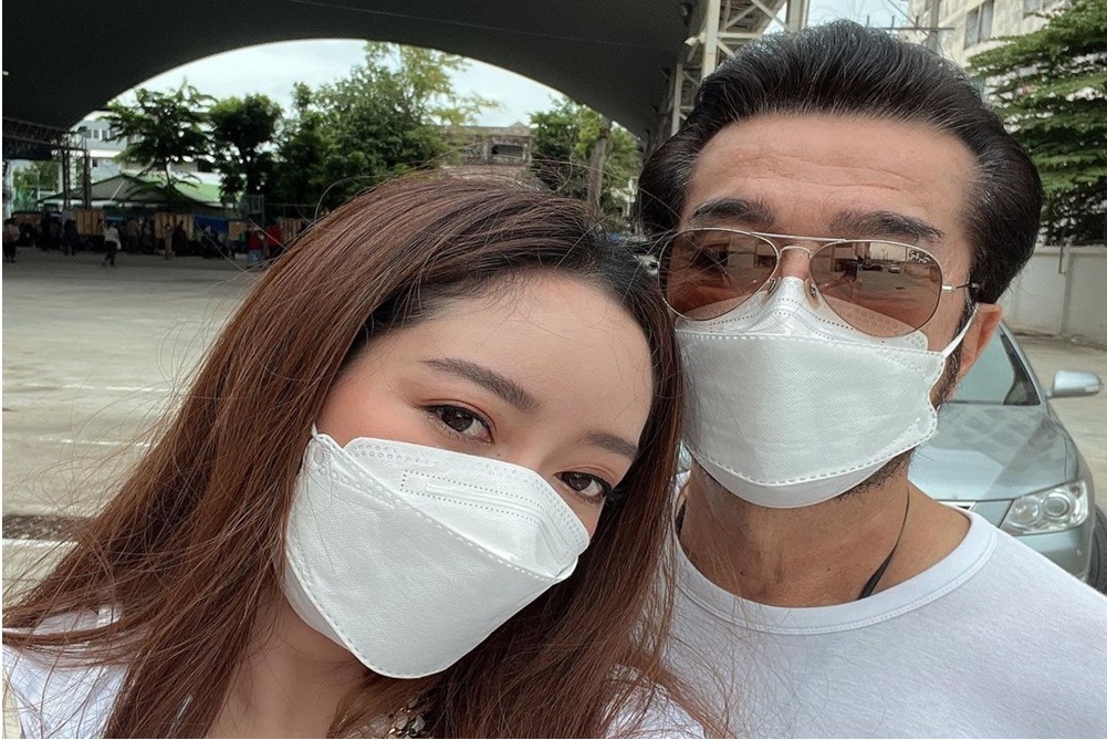 "แก้มบุ๋ม" ควงคุณพ่อเลือกตั้ง ฝากบอก มีสิทธิก็ต้องใช้ ใครได้เป็นต้องทำให้ได้อย่างที่บอกไว้
