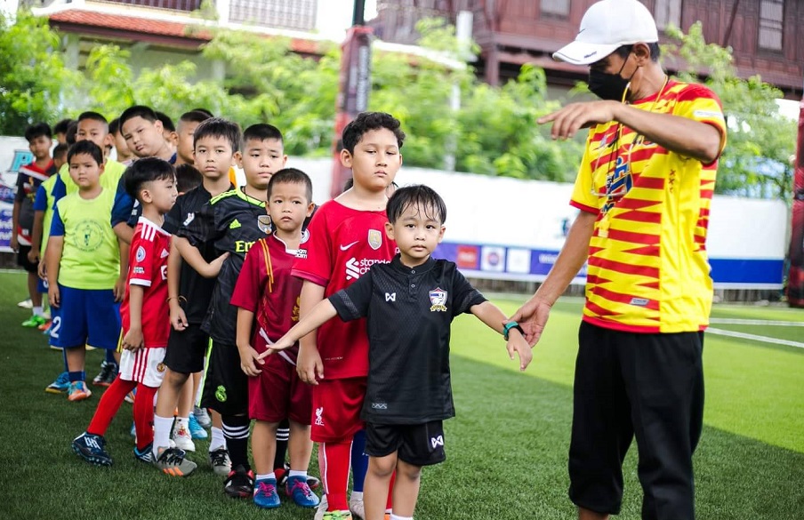 PS soccer ร่วมกับ ส.ก.ต้น ลาดพร้าว เปิดคลีนิกฟุตบอลฯ ขัดเกลาให้เยาวชนที่ขาดโอกาส