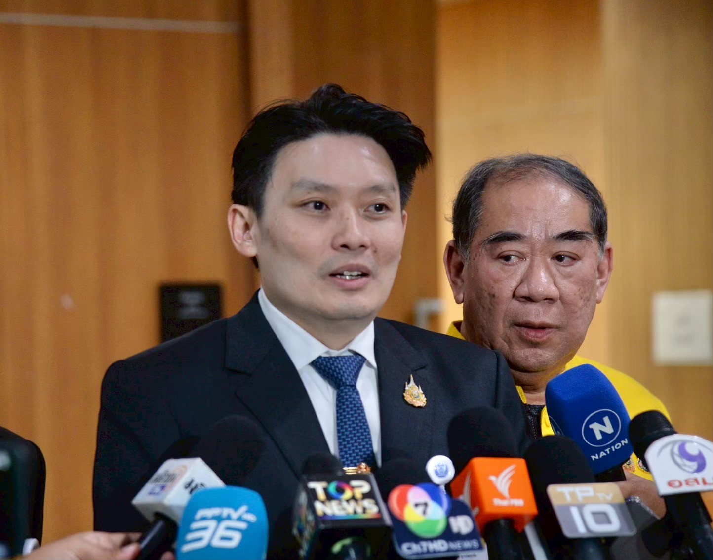 "กมธ.วุฒิฯ" เชิญ "อภิสิทธิ์-จุลพันธ์" แจงความเห็น "ร่างกฎหมายเอนเทอร์เทนเมนต์ฯ"  5 มิ.ย.นี้ 
