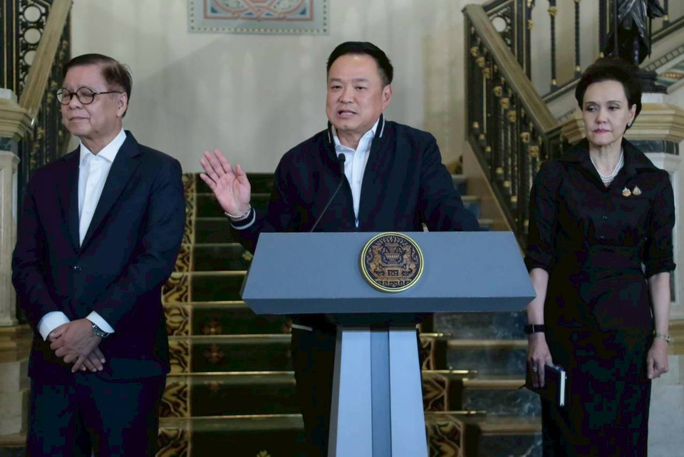 ปิดดีลตั้งรัฐบาล “อนุทิน” 300 เสียง ภูมิใจไทยแกนนำ เปิดโผ 5 รัฐมนตรีคนนอก กล้าธรรม–ปชป. นั่งฝ่ายค้าน