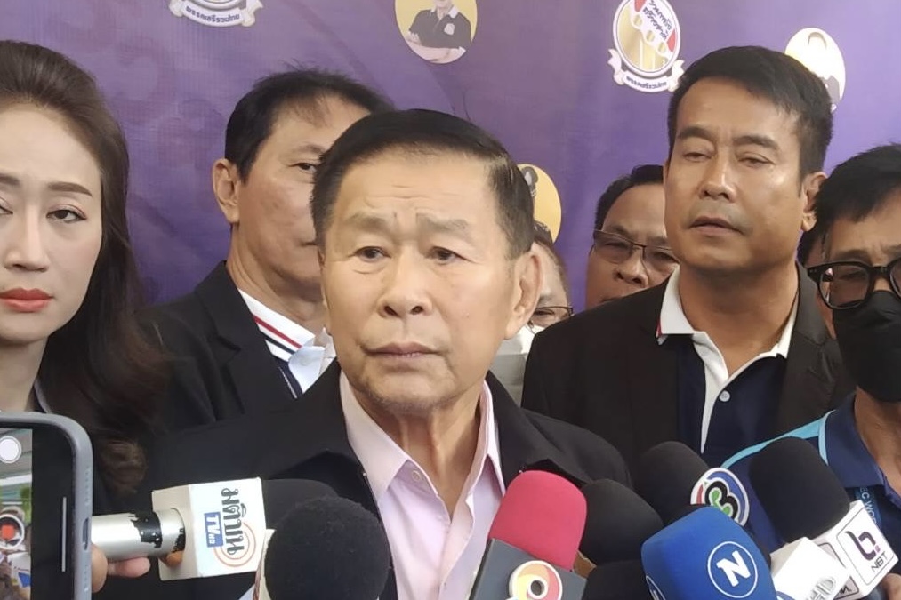 "เสรีพิศุทธิ์" ย้ำไม่เอา "บิ๊กตู่" แต่พร้อมร่วมรบ. “ลุงป้อม" เชื่อ "พท." หนุน “ก.ก." ยังไม่เสนอชื่อ "นายกฯ" แข่ง "พิธา" โหวตรอบสอง