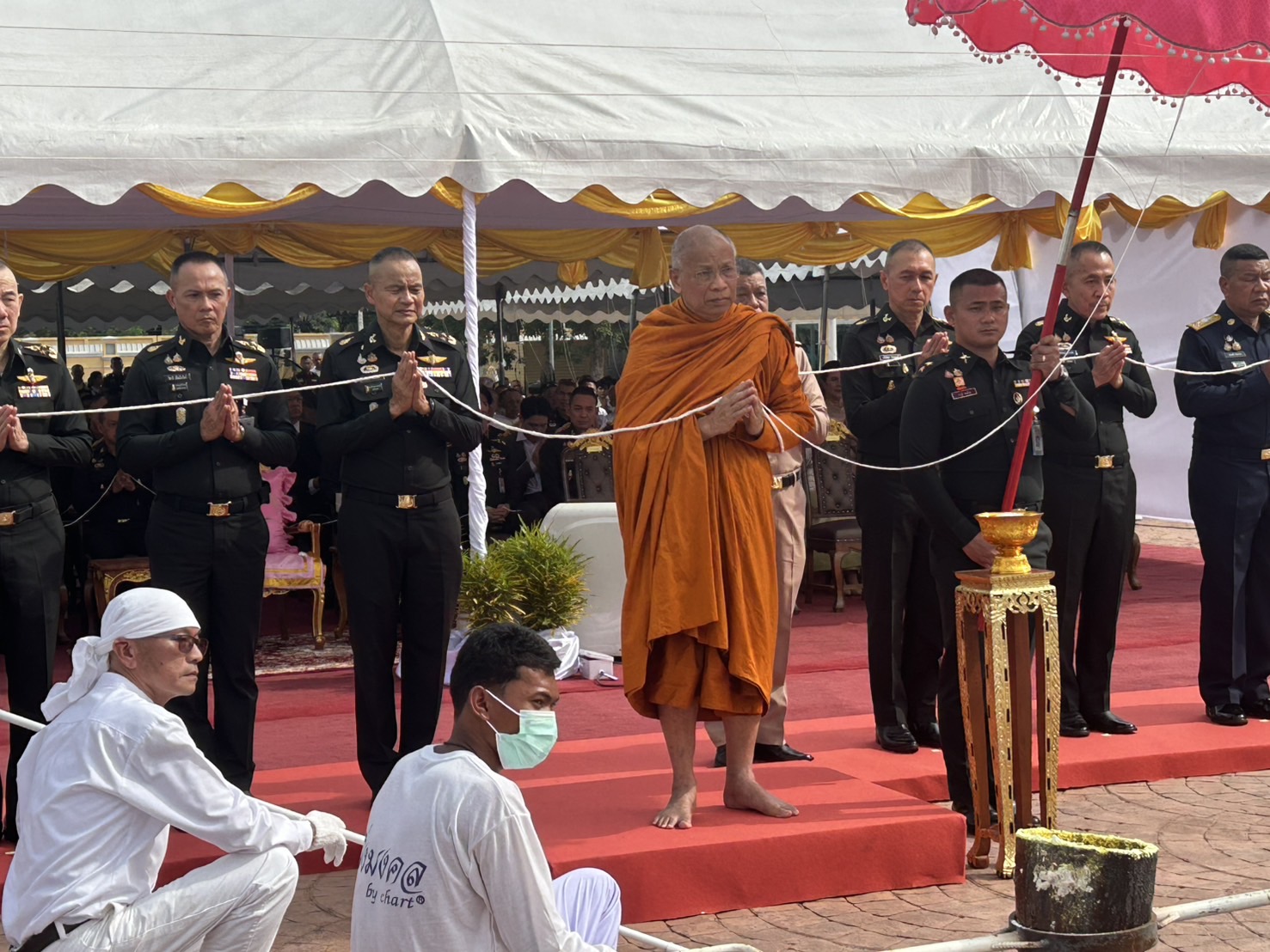 ‘สมเด็จพระมหาวีรวงศ์’ ประธานพิธีเททองหล่อ สมเด็จพระนเรศวรมหาราช และองค์บิดา 3 เหล่าทัพ เพื่อเป็นการเทิดพระเกียรติและสำนึกในพระมหากรุณาธิคุณ ที่มีความสำคัญต่อประเทศและต่อกิจการทหารไทย