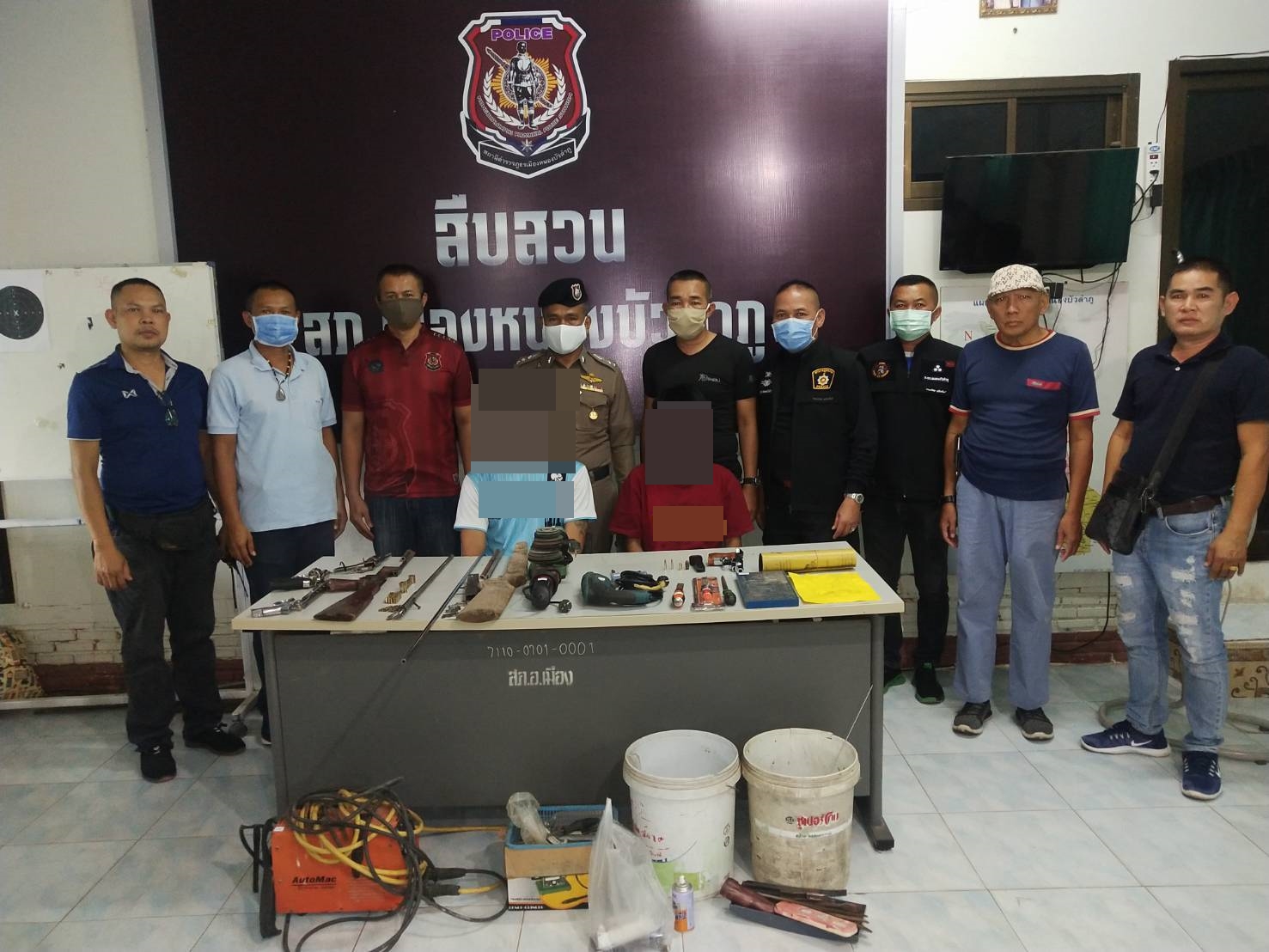 รวบเบนซ์ รถซิ่ง ผลิตปืนขายทางออนไลน์​ ผงะ! ค้นเจออุปกรณ์จำนวนมาก​ รับปืนสั้นยอดสั่งทำมากที่สุด 