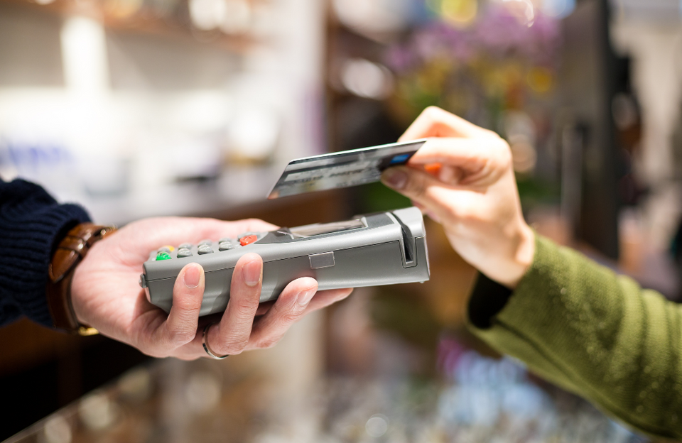 ใช้บัตรเครดิตเท่าที่จำเป็น