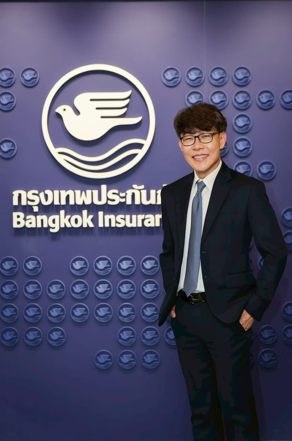 อภิสิทธิ์ อนันตนาถรัตน 